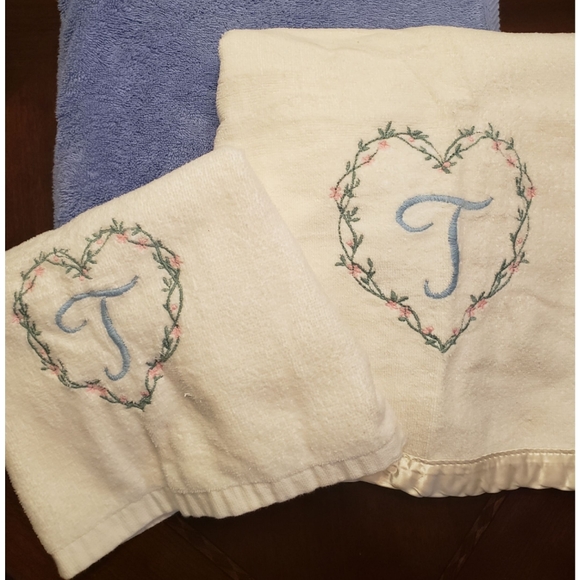 Monogram T Collection - Picture 2 of 6